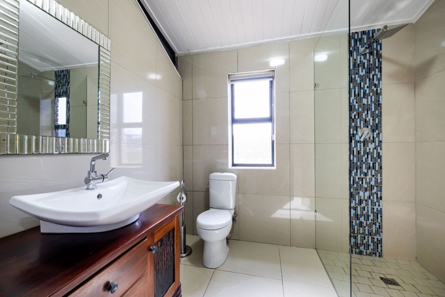 6 Bedroom Property for Sale in Stellenbosch Farms Western Cape